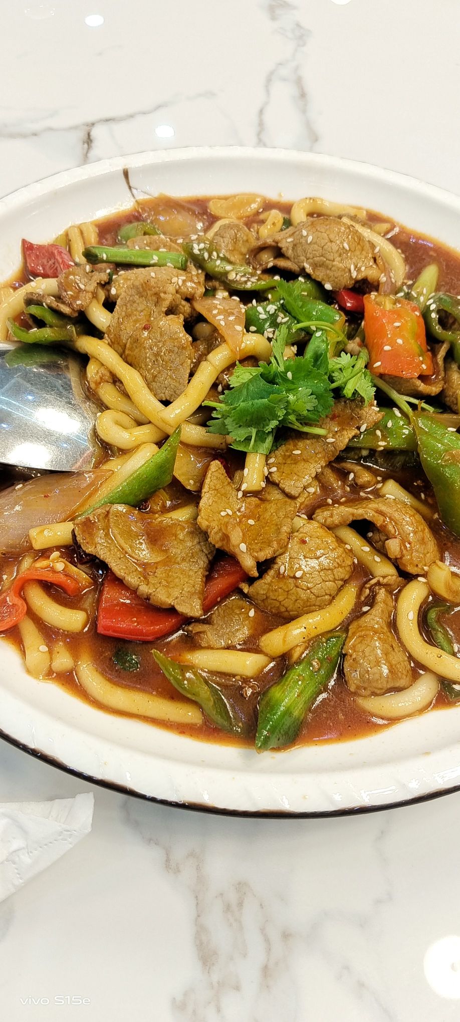 伊尔特手抓美食城