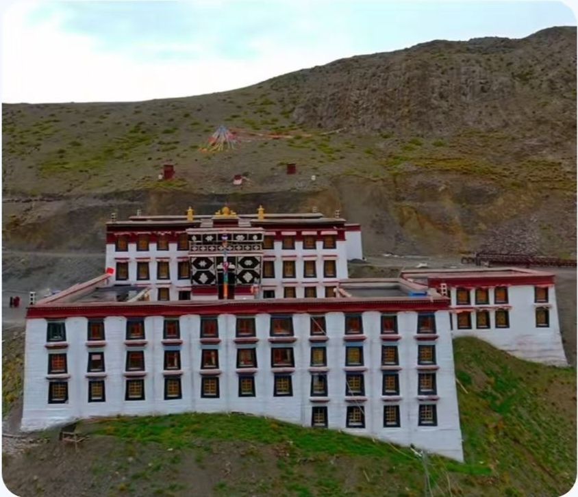 羊卓甘丹桑珠拉孜寺实景照片