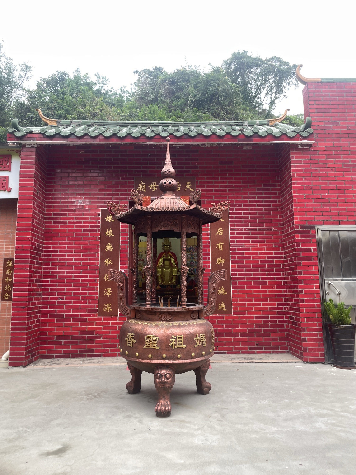 马角庙实景照片