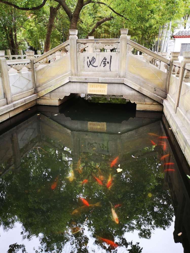 绳金塔景点图片
