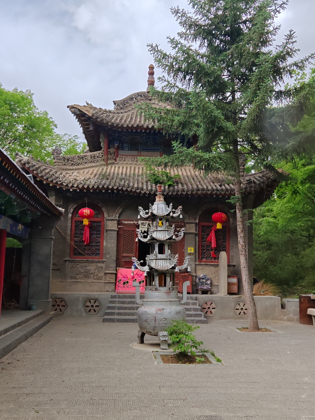 崆峒山国家地质公园-衣着寺实景照片