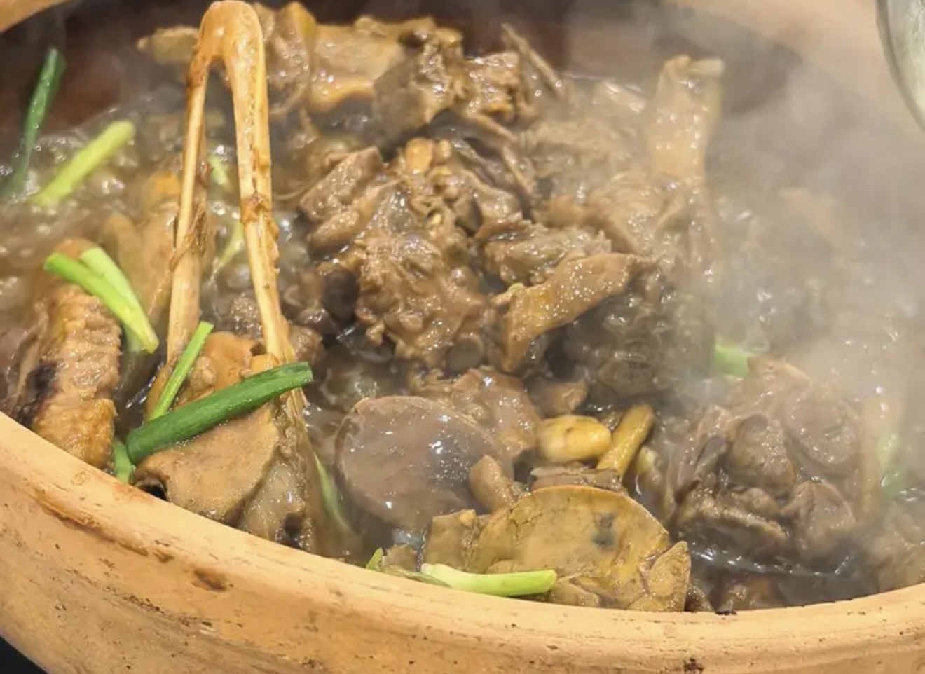 盐禾堂海南屯昌香草鸭(白马井店)