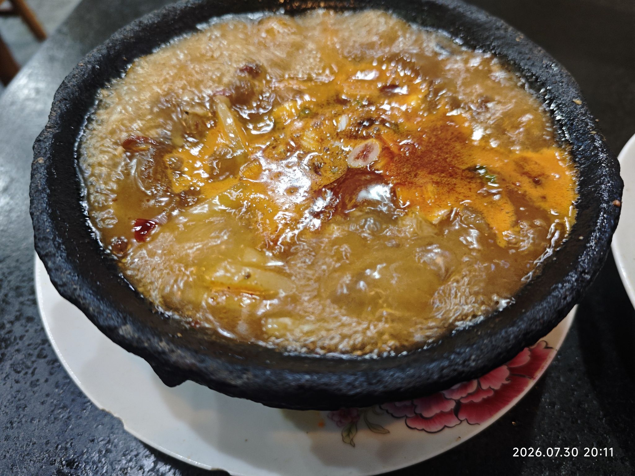 鸿源砂锅城(桌子山街店)
