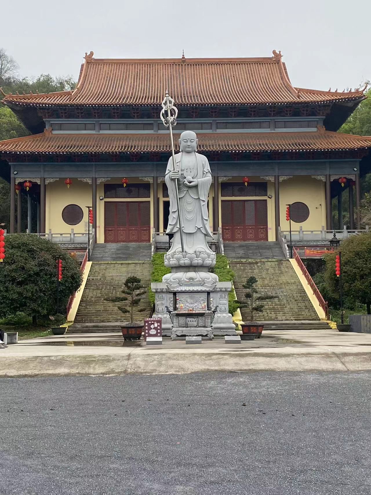 大雄宝殿实景照片