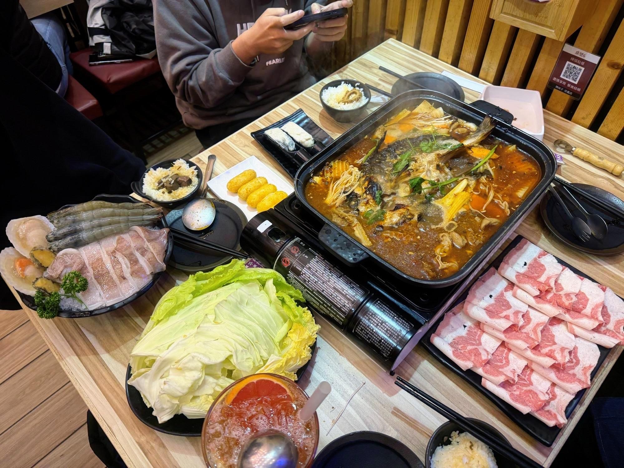 爆川辣妹子烤鱼-新竹信义店-新竹四川美食｜四川麻辣锅｜美食推荐｜烤鱼推荐｜特色美食｜热门烤鱼｜在地推荐餐厅