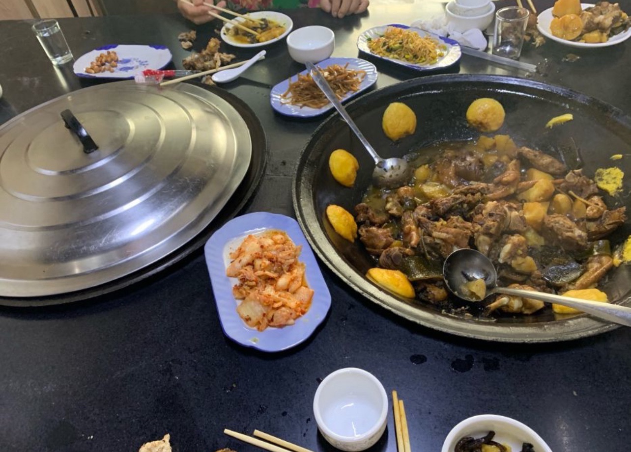红太阳铁锅炖菜馆