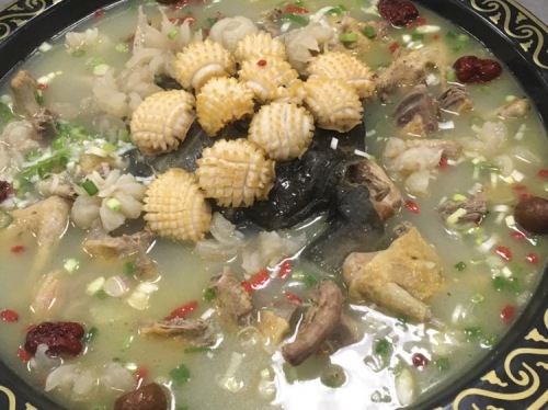 民族美食广场、清真[地方特色]