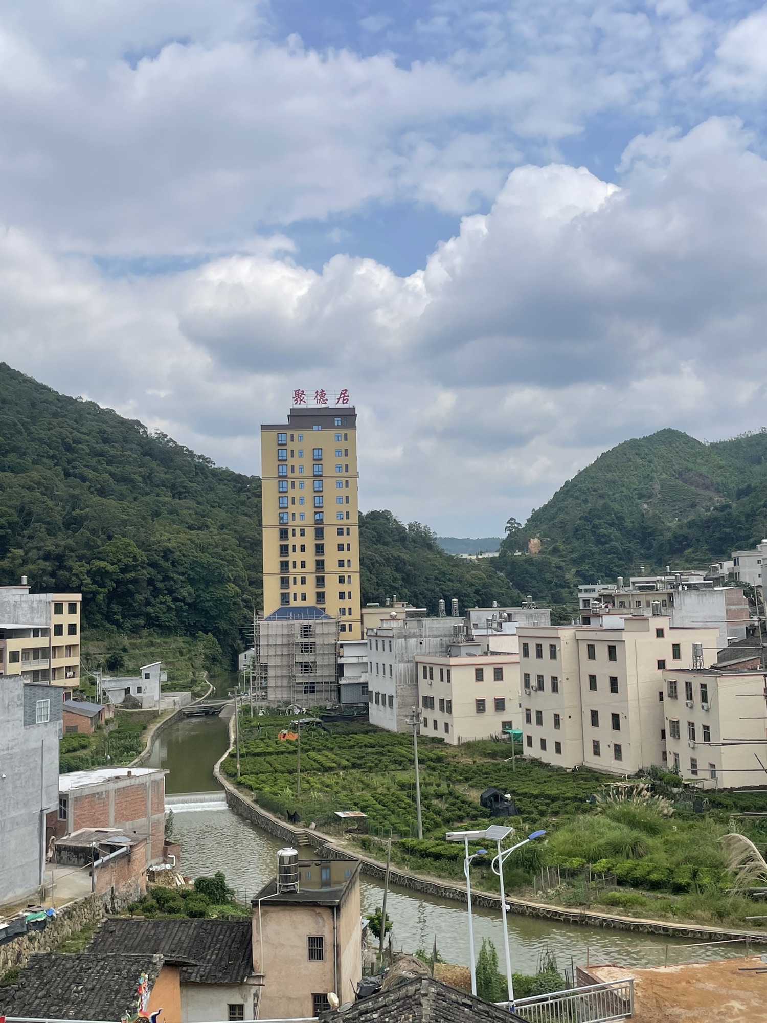 柏峻土楼景区-土地爷庙实景照片
