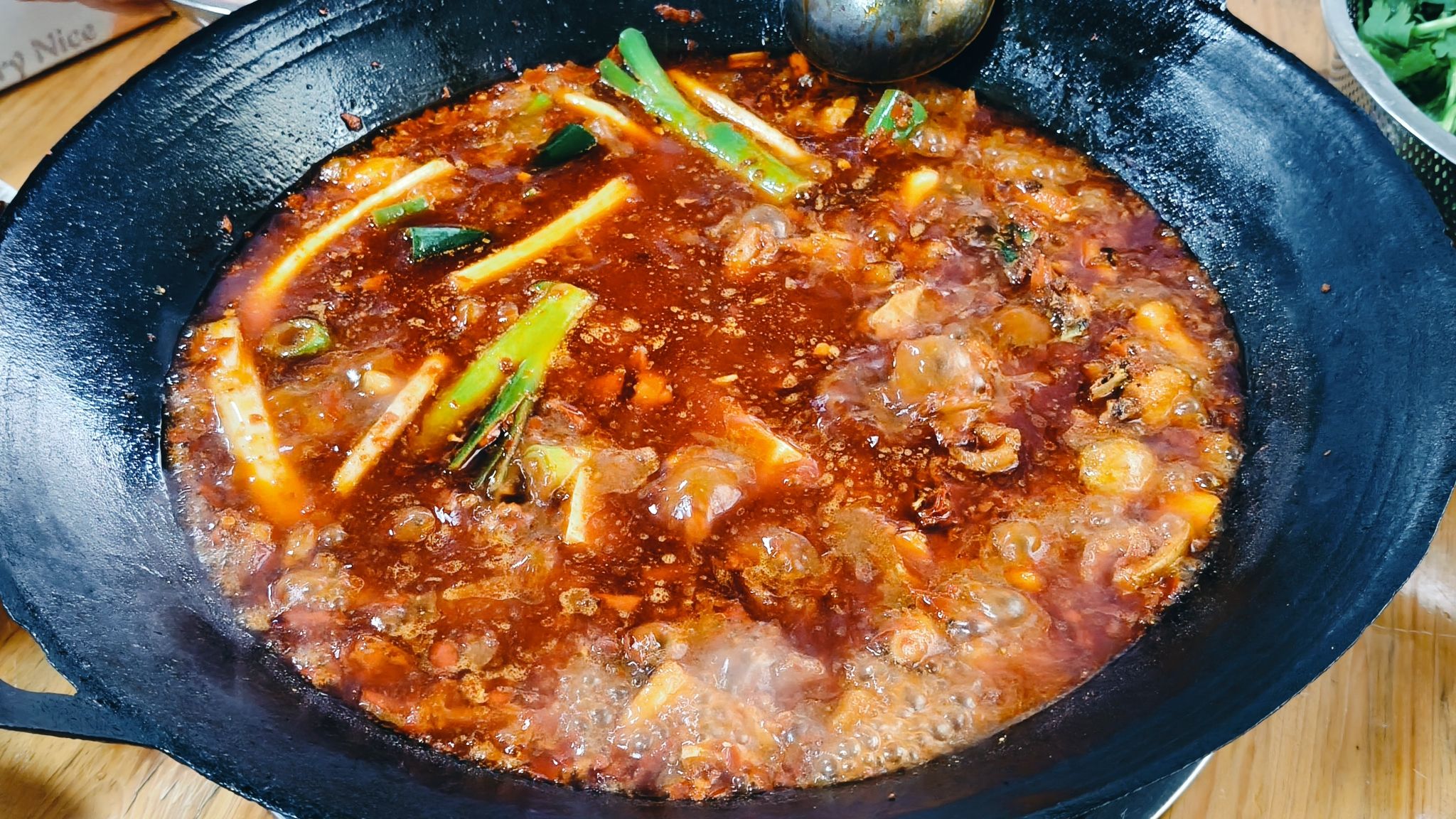 茨冲梁财鸡火锅