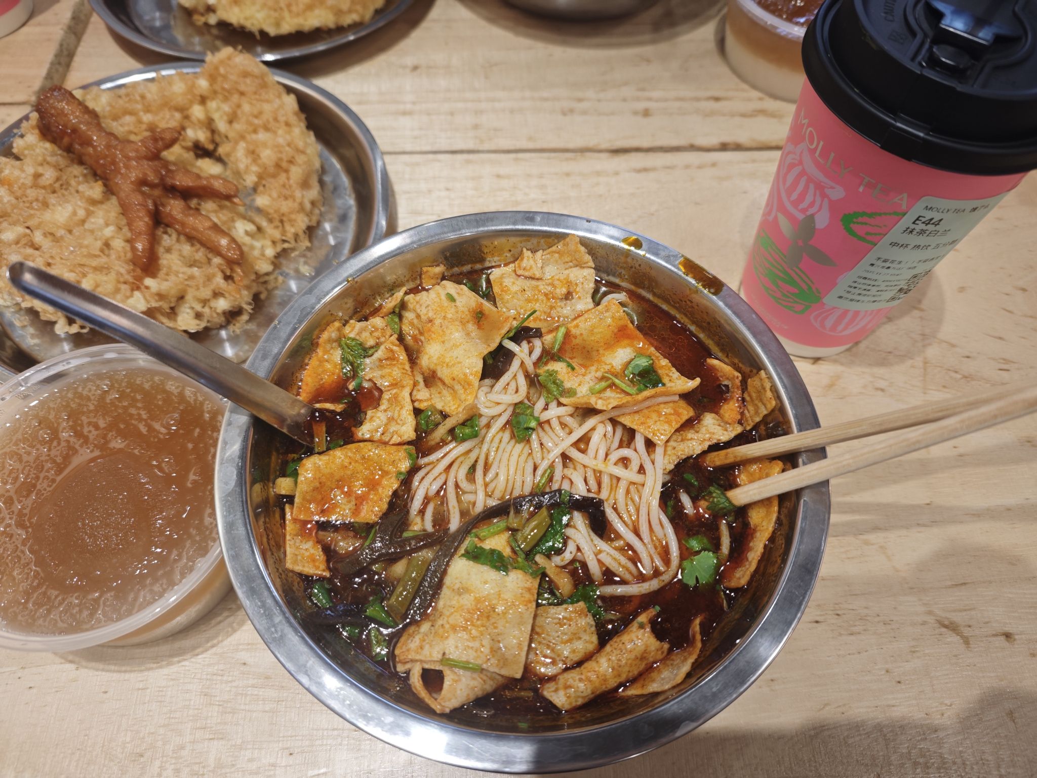 柳州肥姨妈大骨螺蛳粉(未来科技广场店)