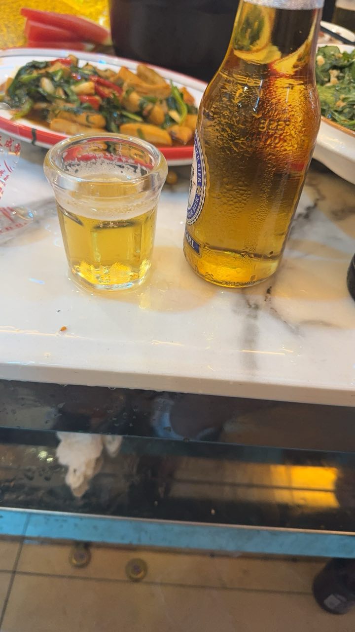 霞张小酒楼