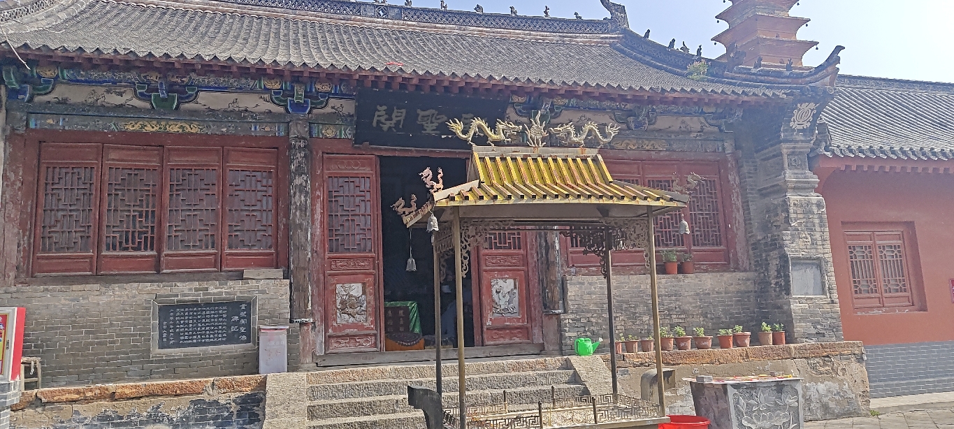 关圣殿实景照片