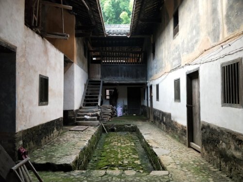 虎形围屋旅行图片 3