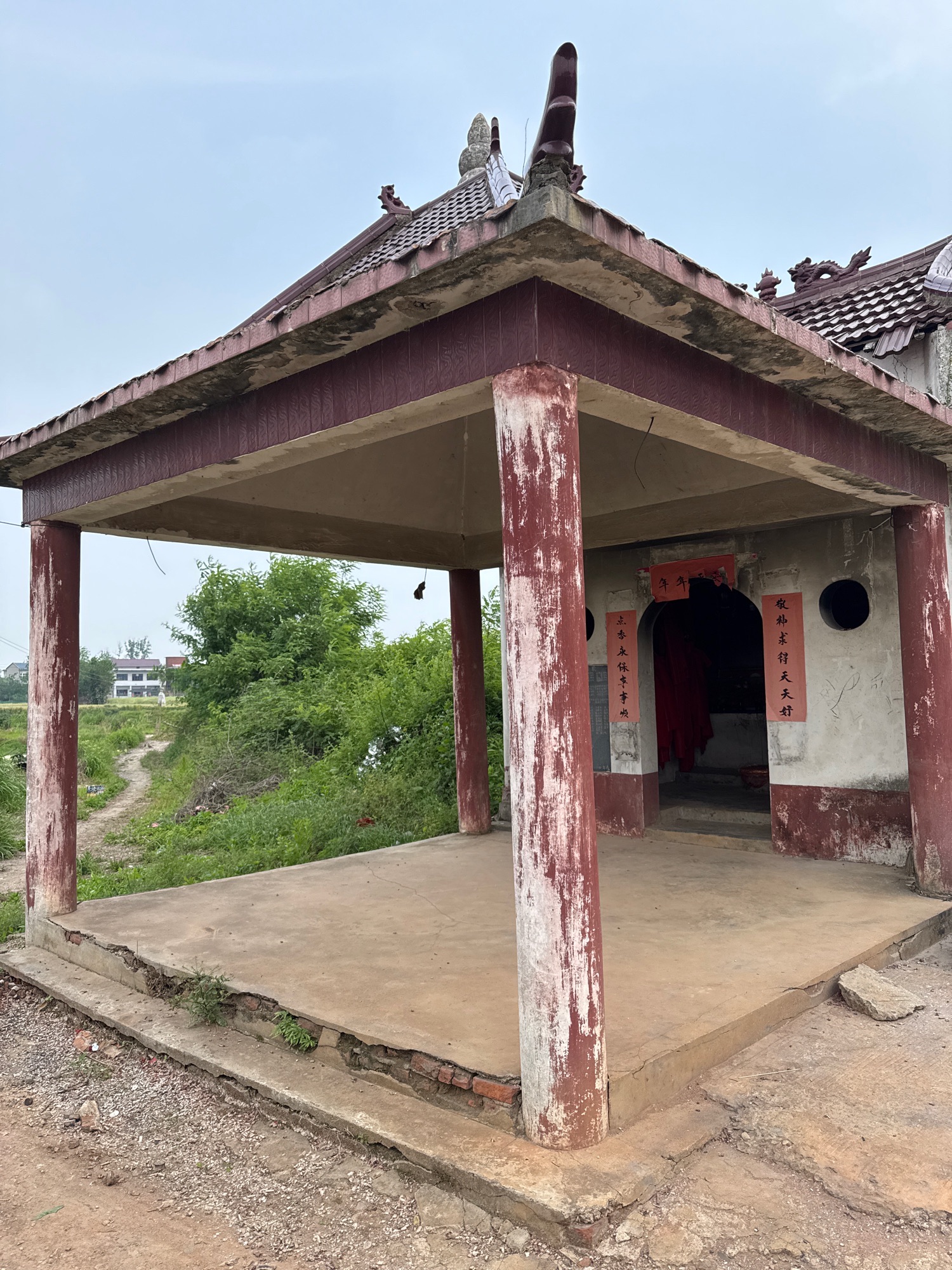 联合土地庙实景照片