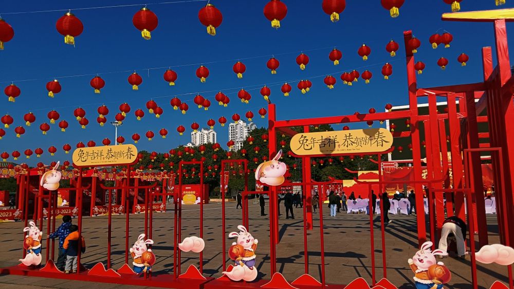 天岳广场景点图片
