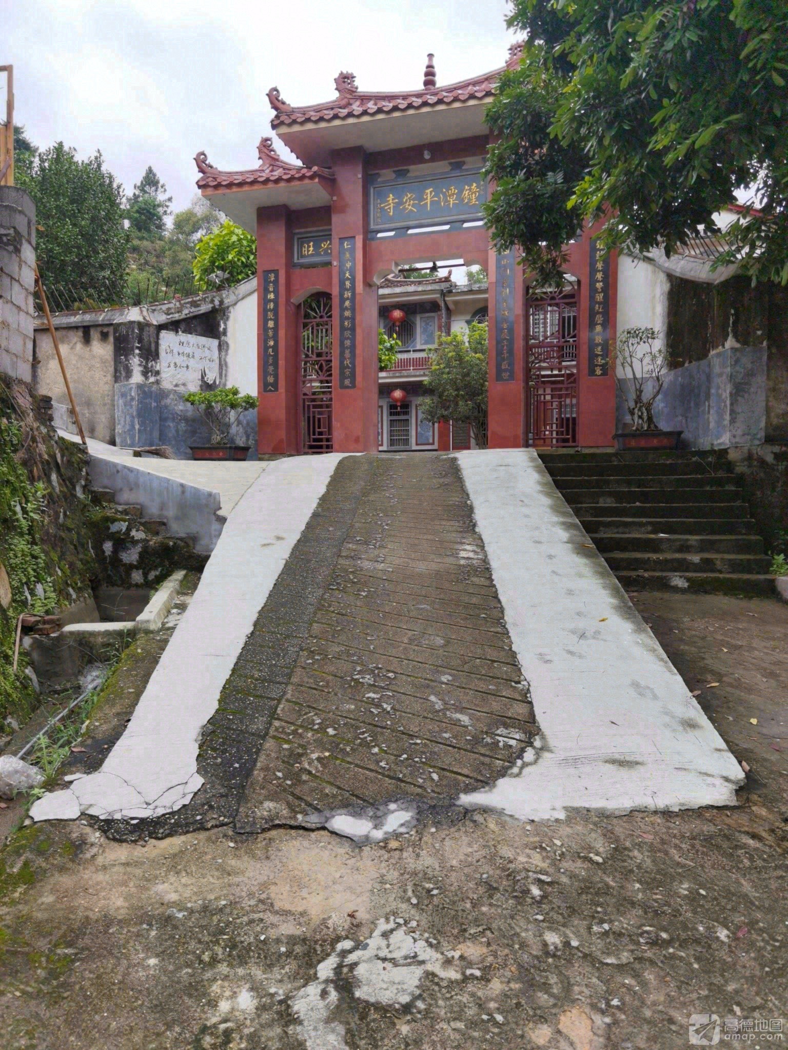 钟潭平安寺实景照片
