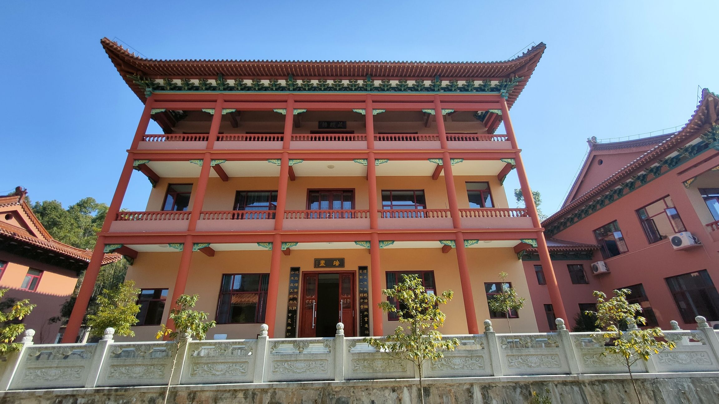 宝莲禅寺实景照片