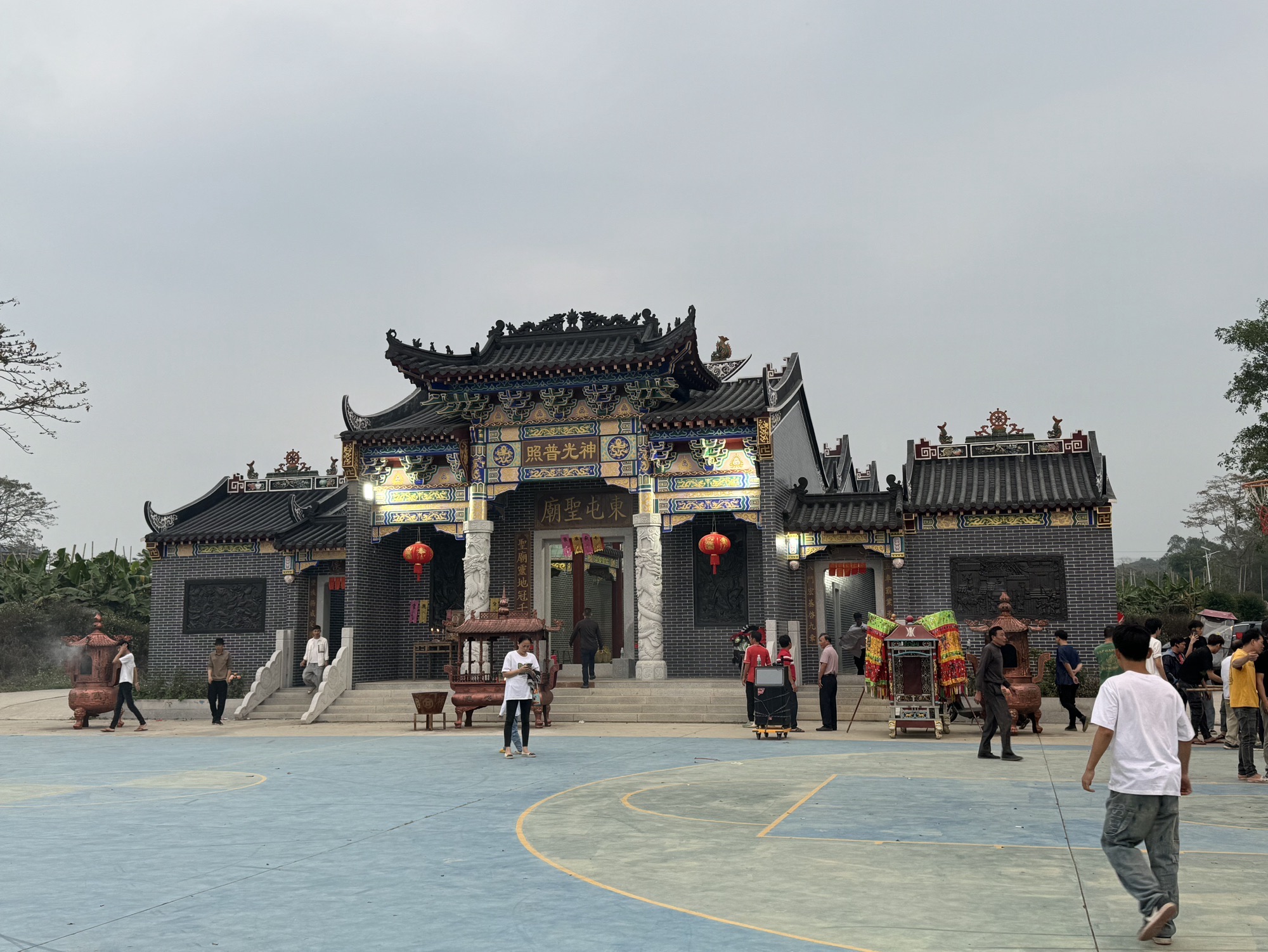东屯圣堂实景照片