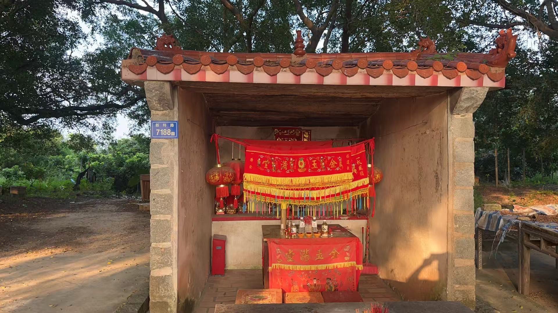 上宅村土地庙实景照片