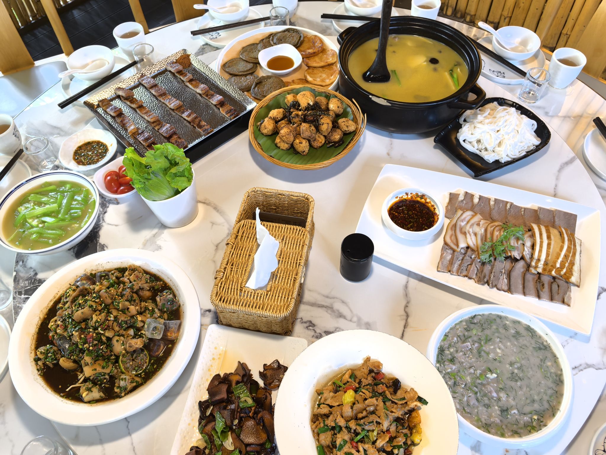 山雨云思普小院餐厅