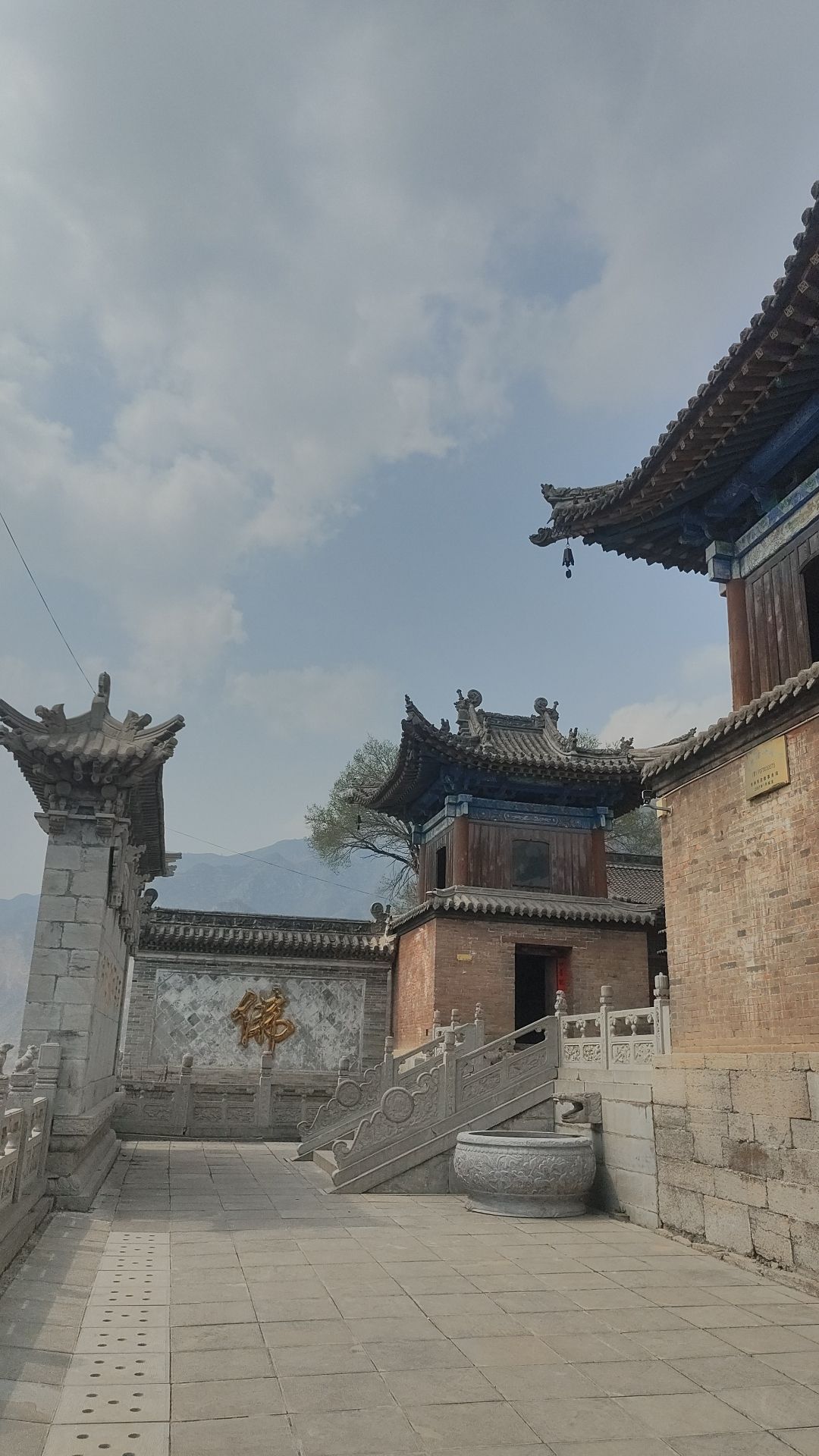 嵌岩寺实景照片