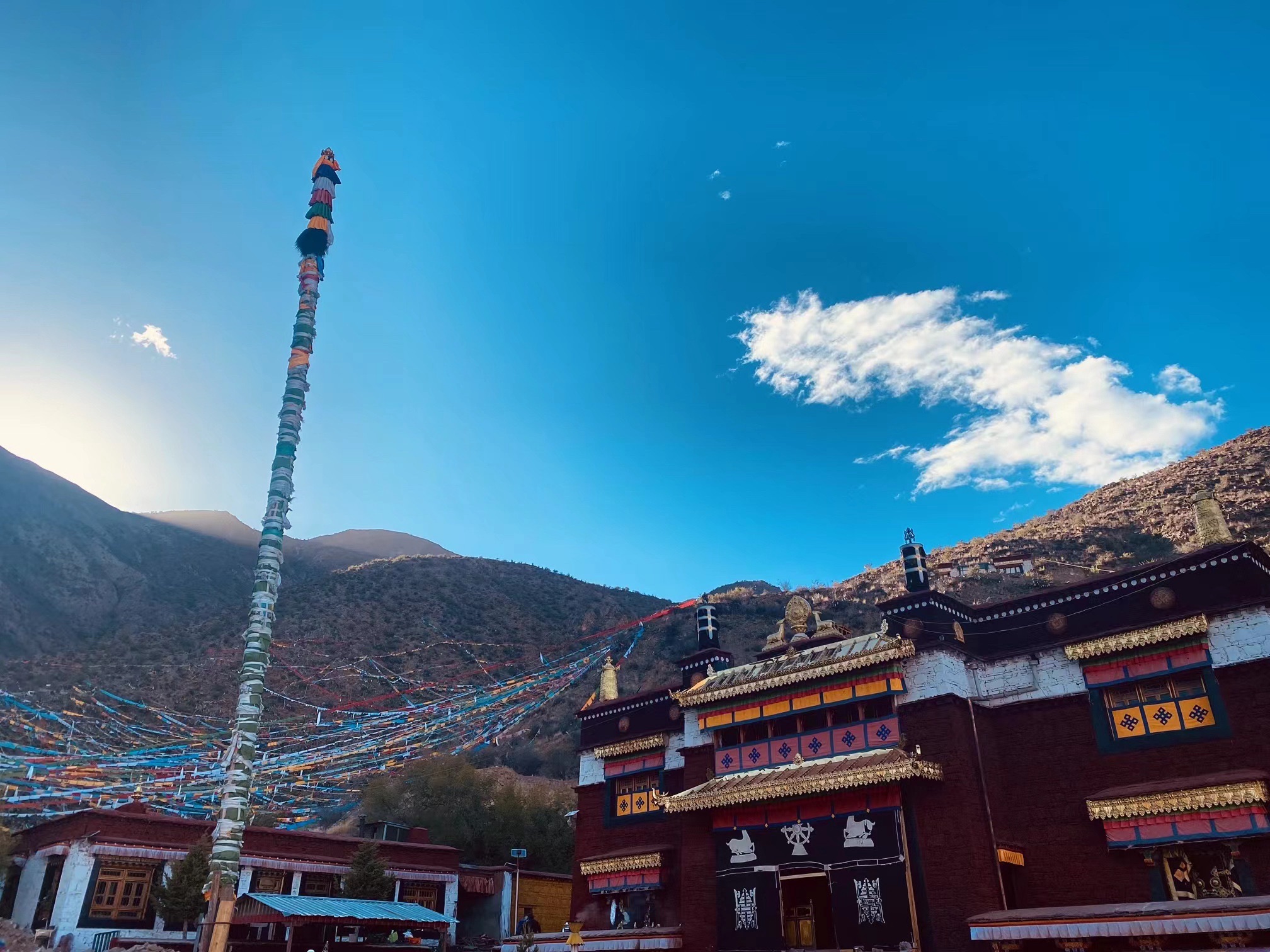 曲果林寺实景照片