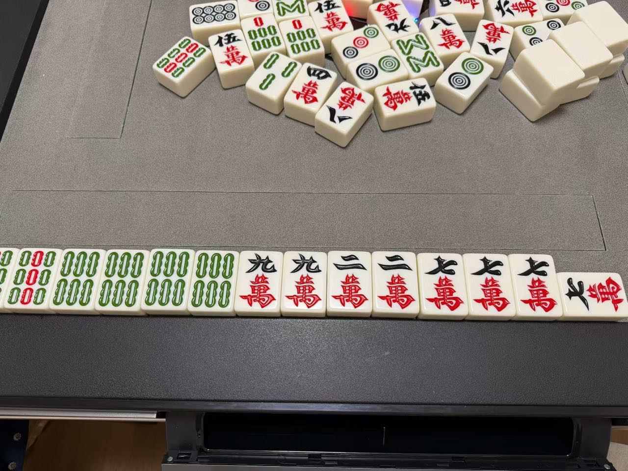 摸啊麻24h自助棋牌室内部环境