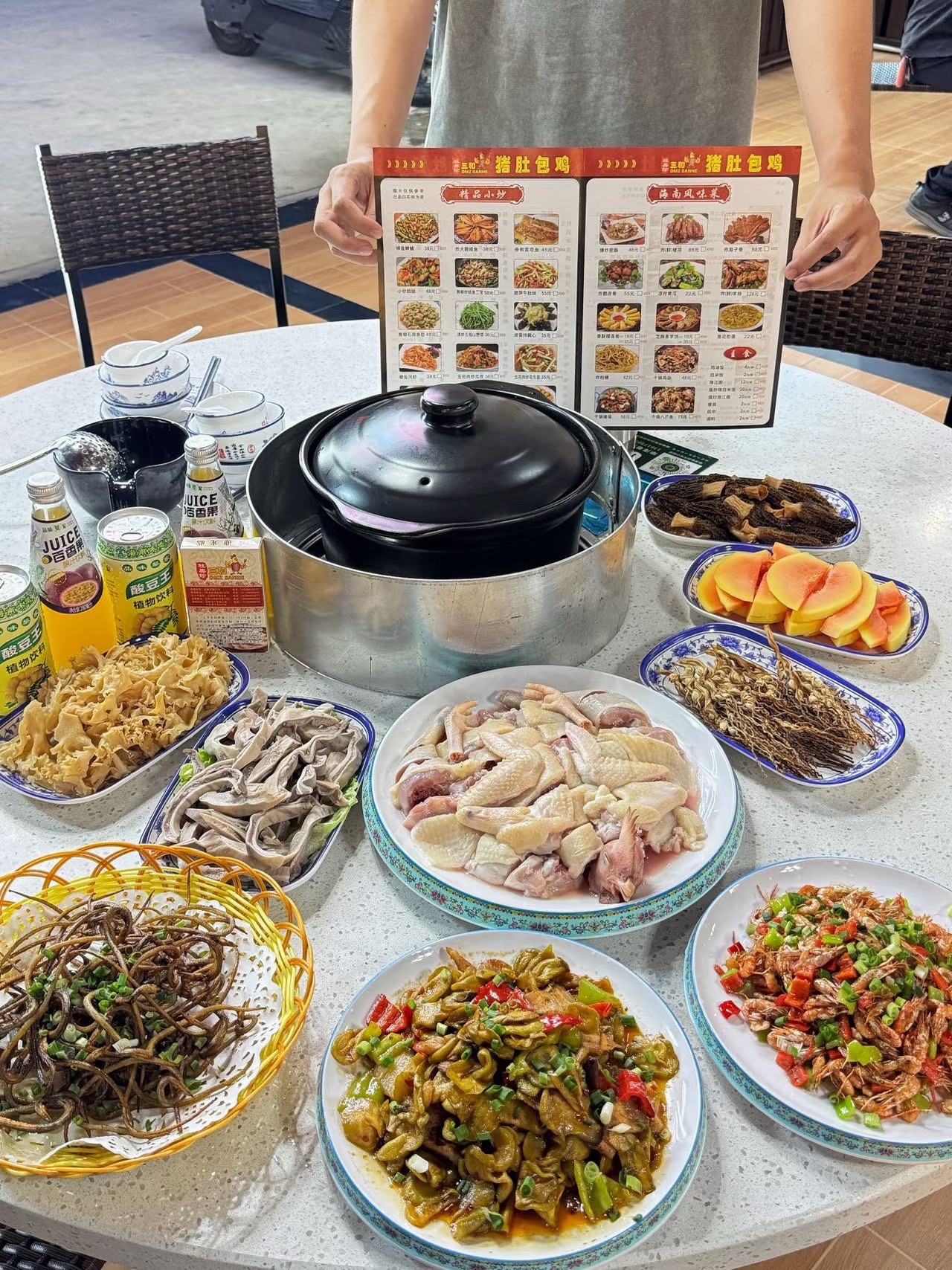 杜美珍三和猪肚包鸡(凤凰路店)
