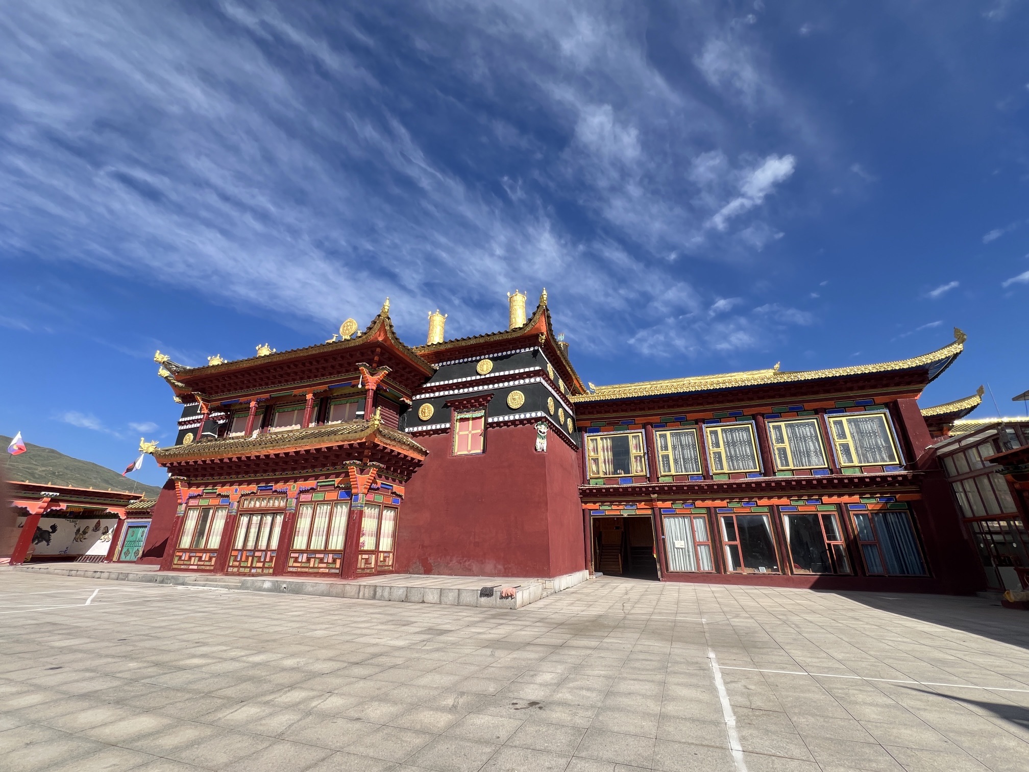 夺拖寺实景照片