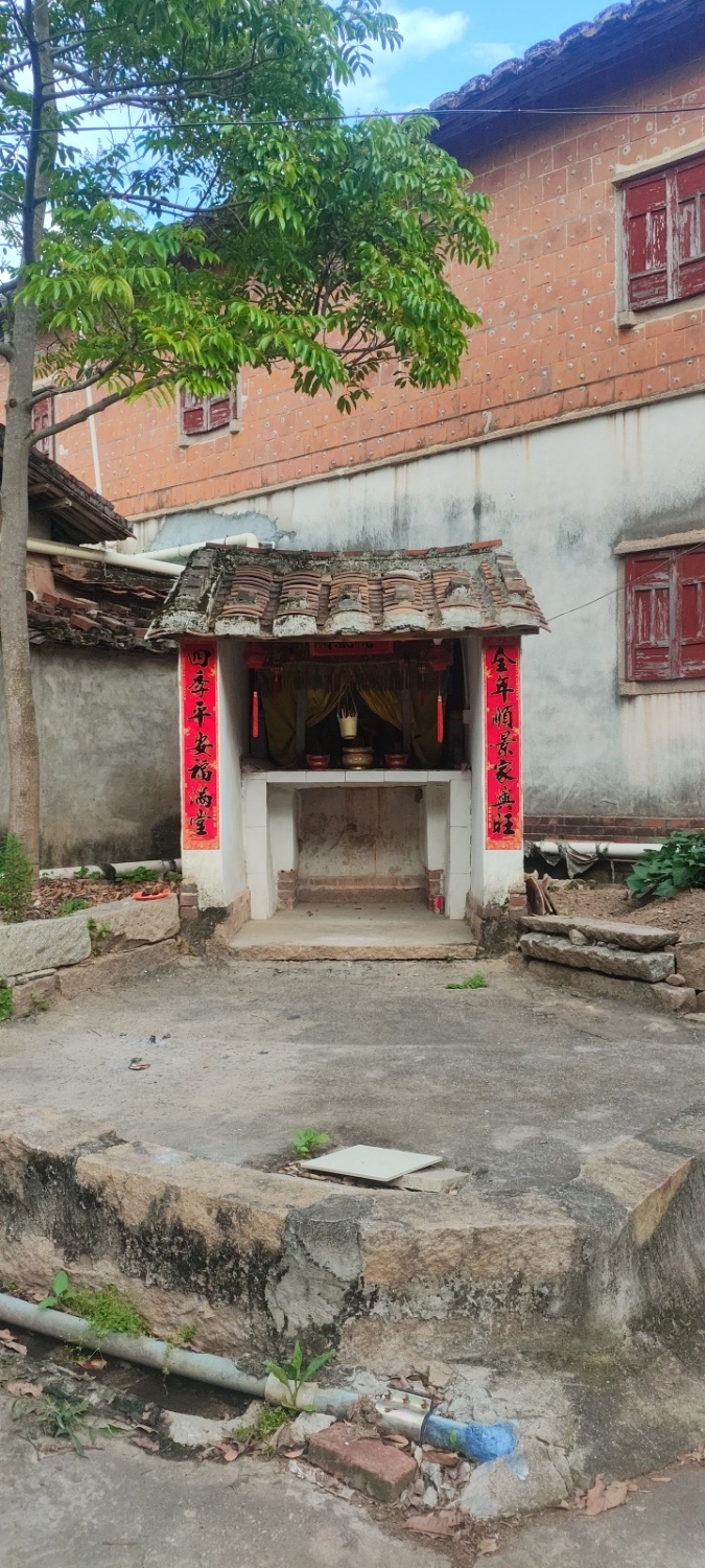 沟南土地庙实景照片