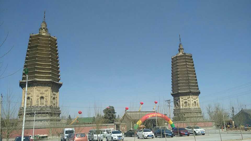 崇兴寺双塔实景照片