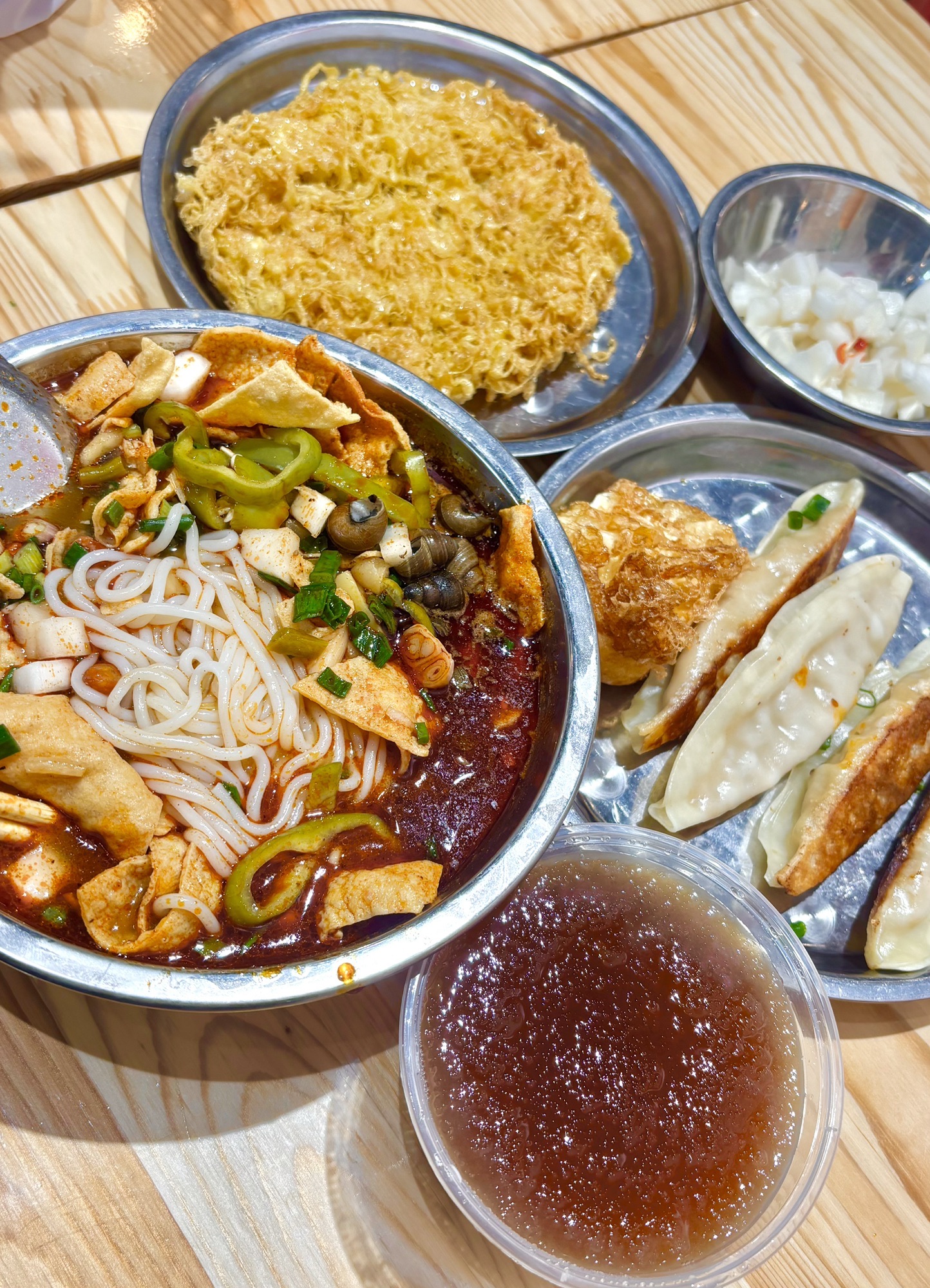 柳州肥姨妈大骨螺蛳粉(中庆财富广场店)