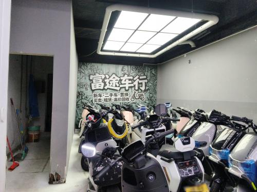 富途电动车租赁