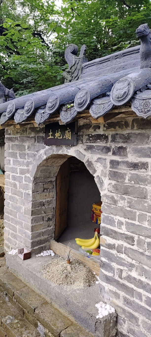百炉屯土地庙实景照片