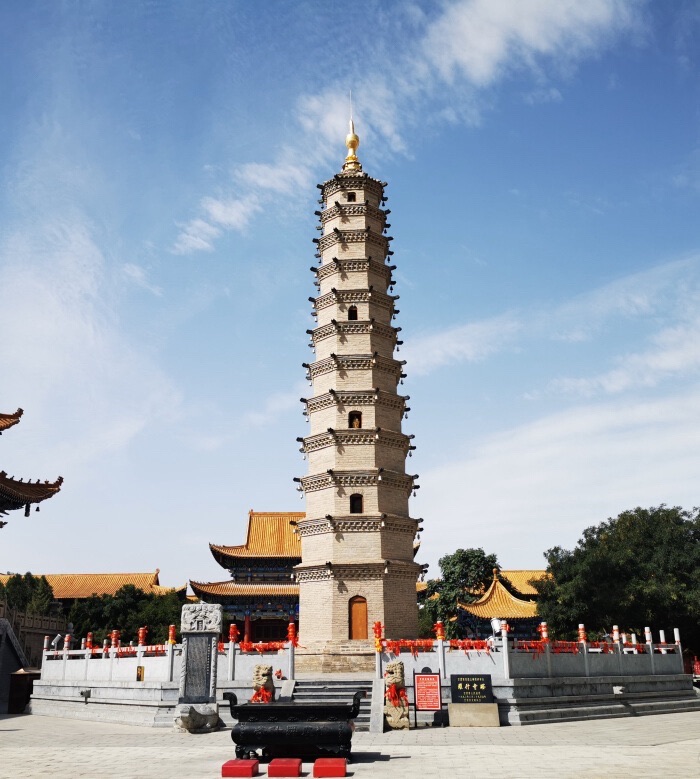 罗什寺塔实景照片