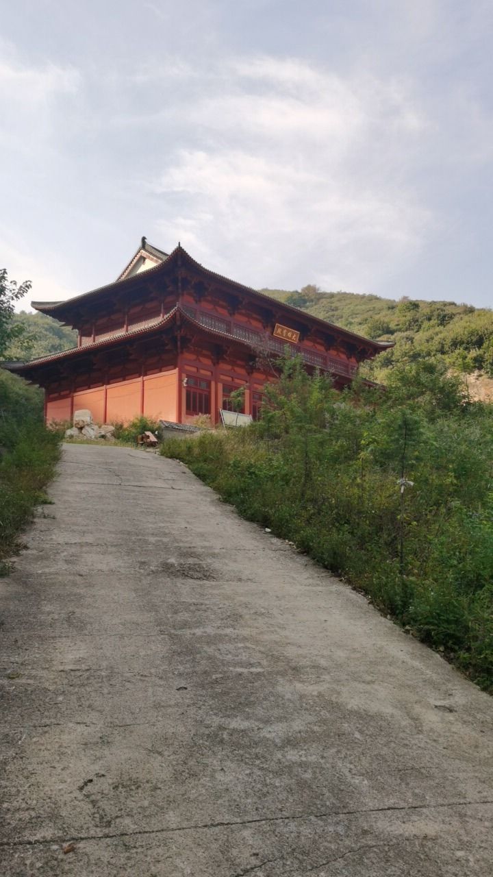 泌阳五峰山盈福禅寺实景照片