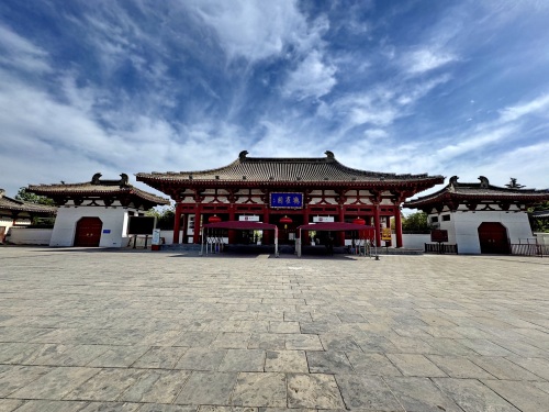门殿