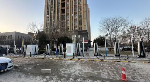 广汽能源汽车充电站(广汽昊铂焦作龙源湖国际广场超充站)