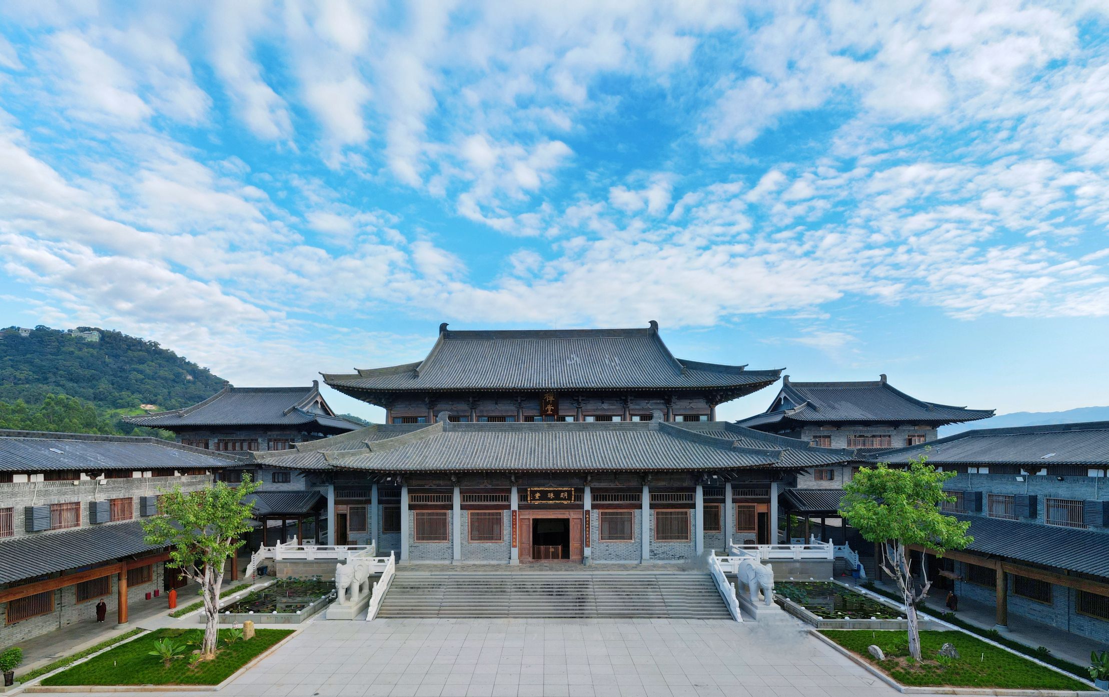 龙华寺实景照片