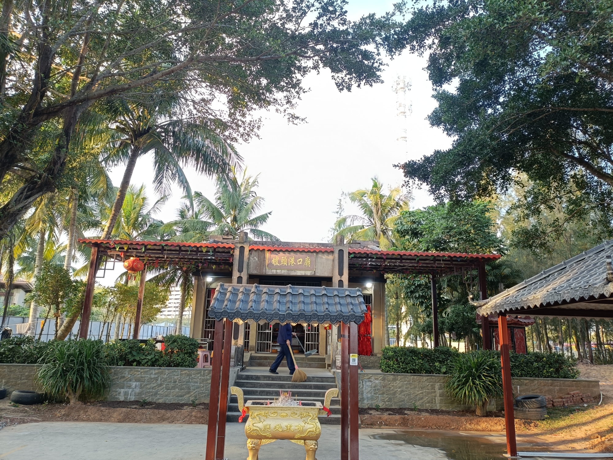 坡头港口庙实景照片