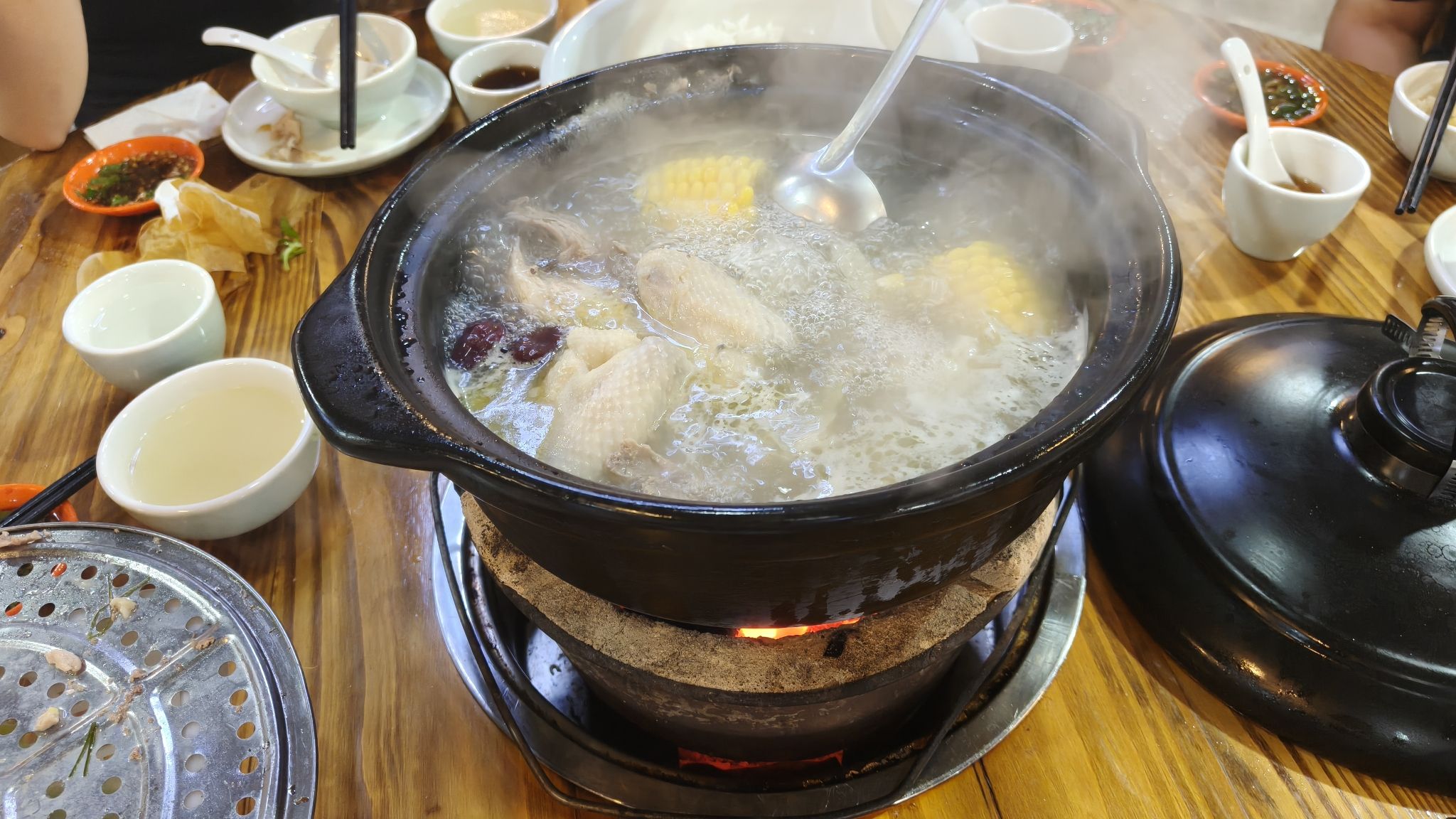 村长炭炉桑拿鸡•药膳乳鸽汤(清远长隆店)