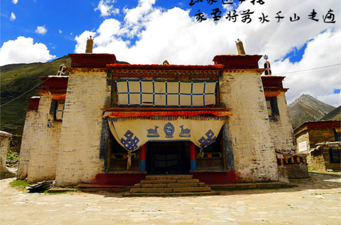 琼果杰寺实景照片