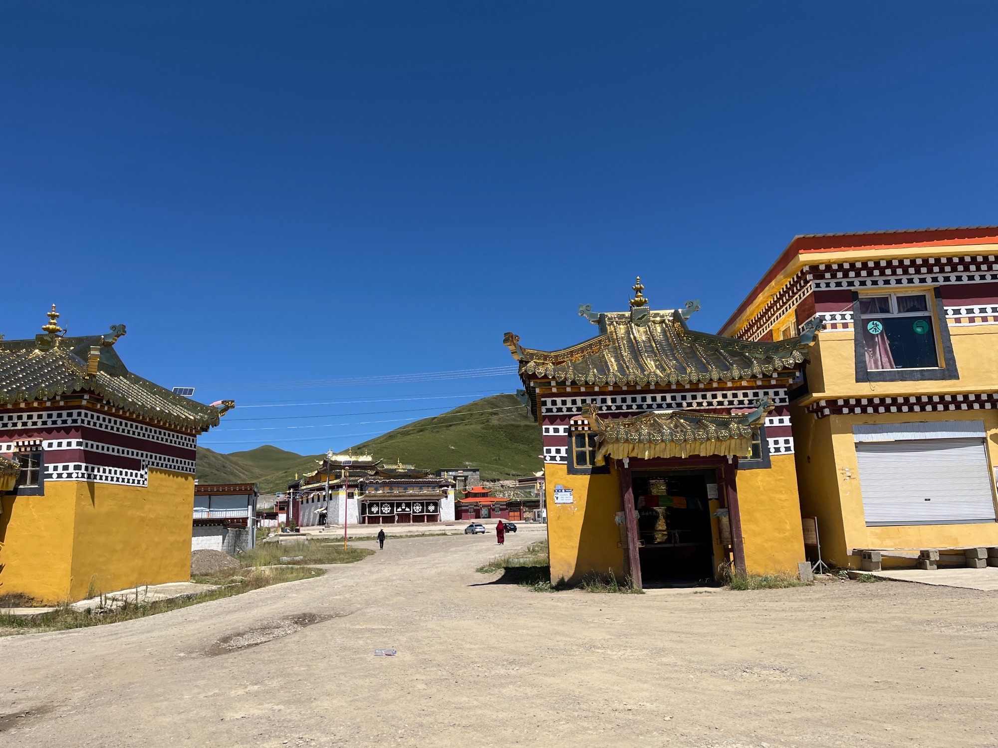 贾洛寺实景照片