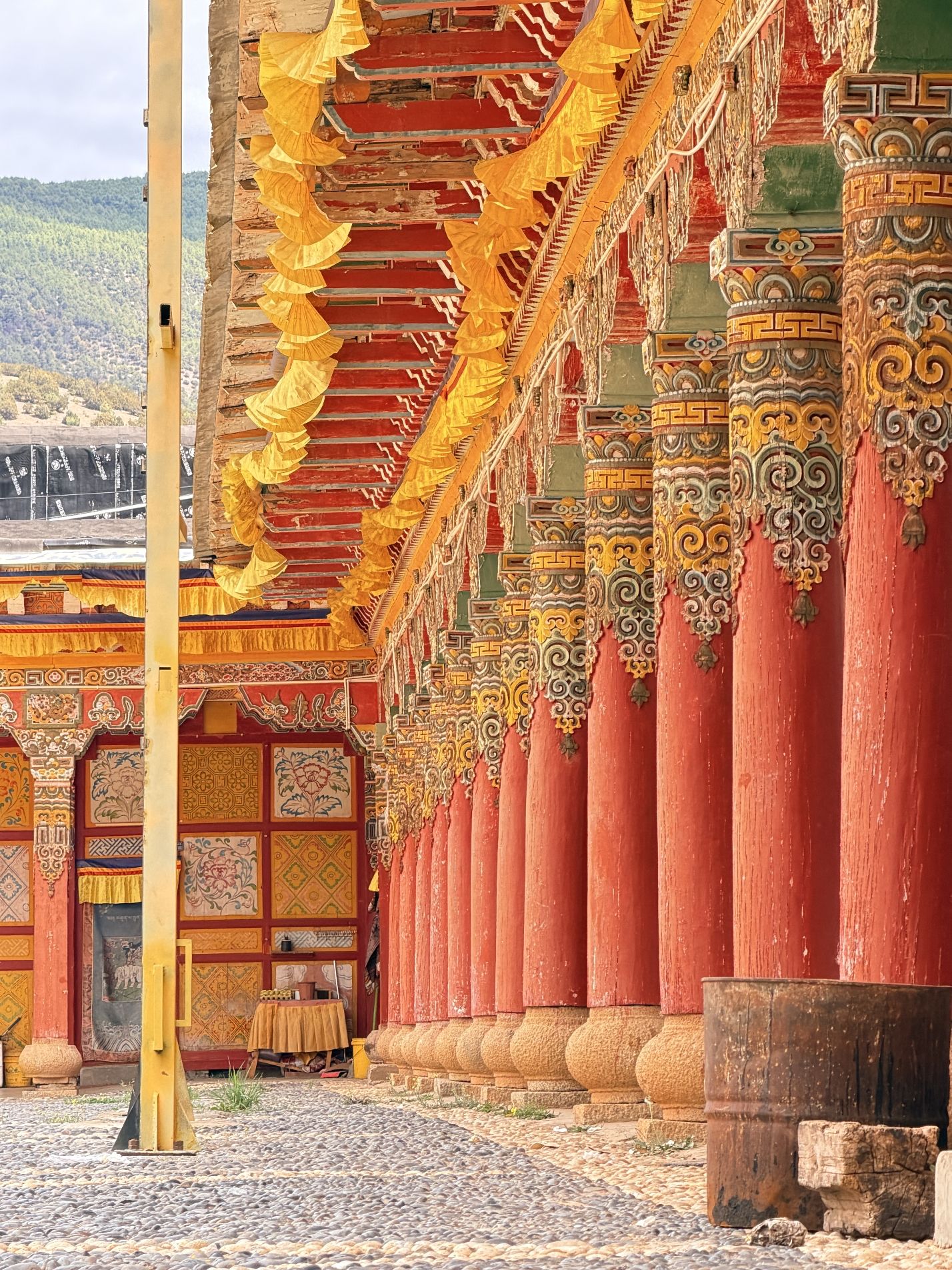 噶丹·桑披罗布岭寺实景照片