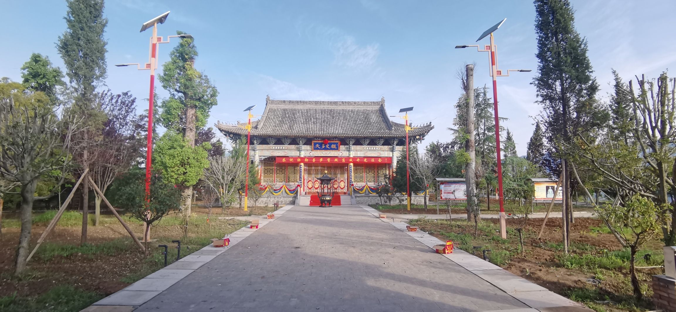 文殊晨光寺实景照片