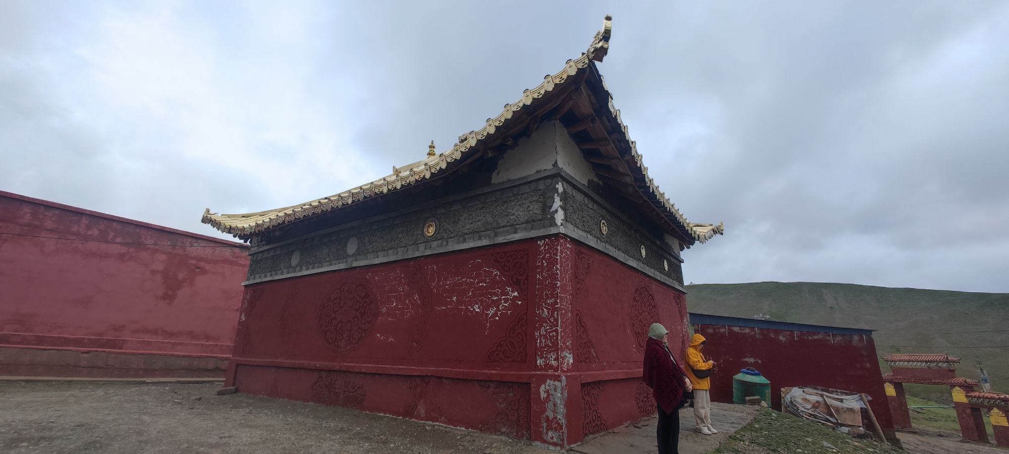 罗朗赤达寺实景照片