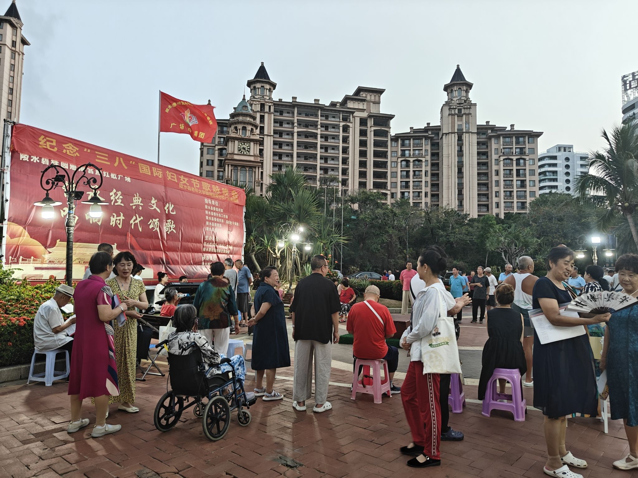 英伦风情商业街(碧桂园·珊瑚宫殿店)