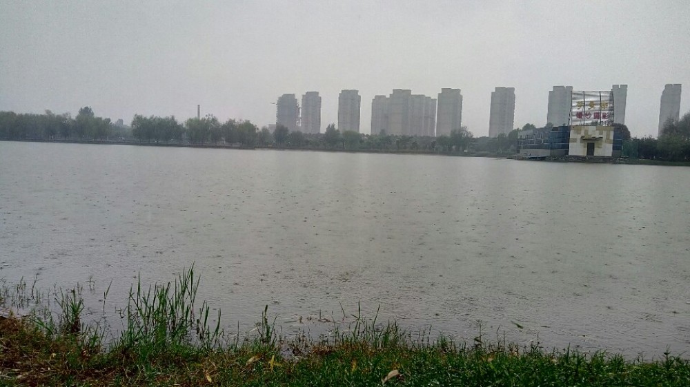 龙泉湖公园景点图片