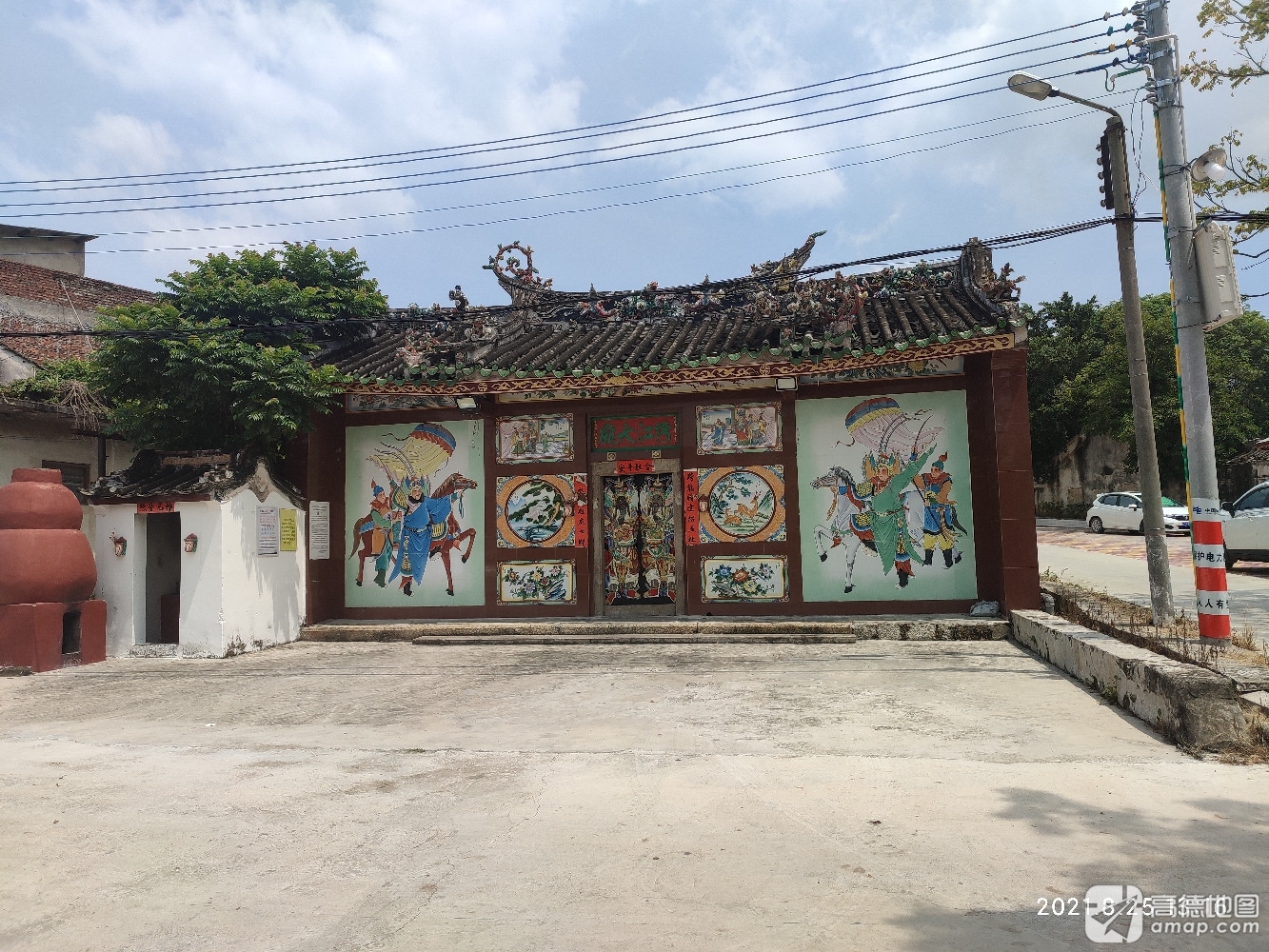 跨江大庙实景照片