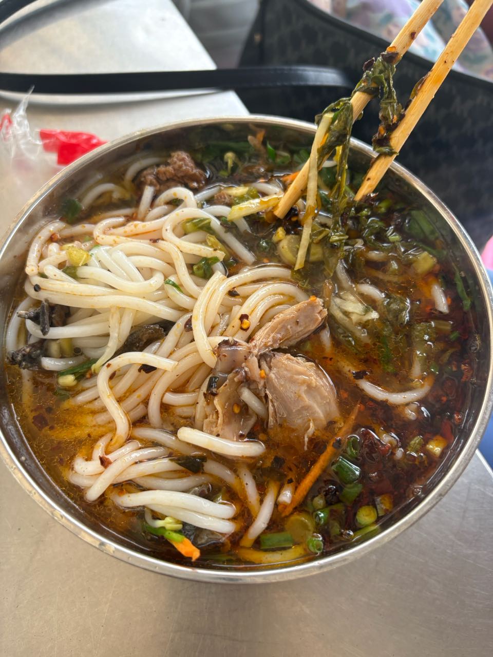 澜开发鸡肉米线